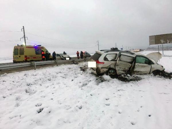Четыре человека пострадали в аварии под Ставрополем